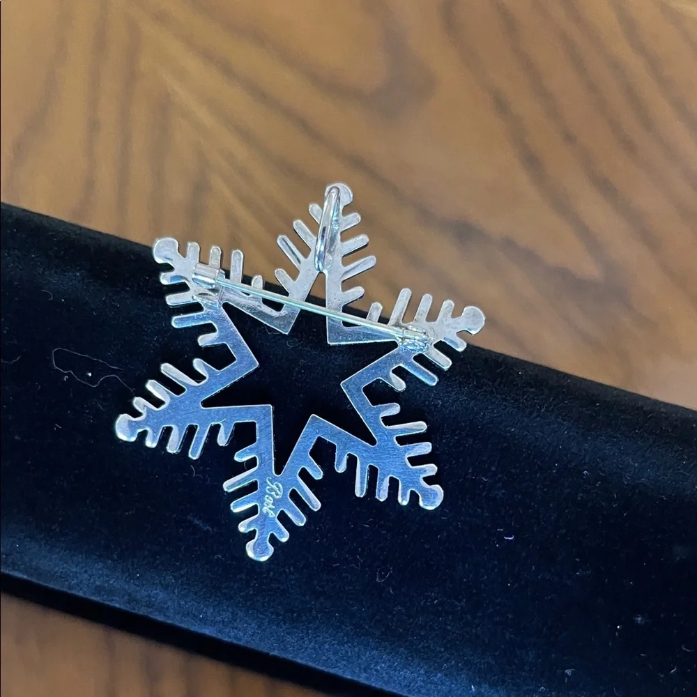 Silver Snowflake Star Brooch - Shiny Silver Pin